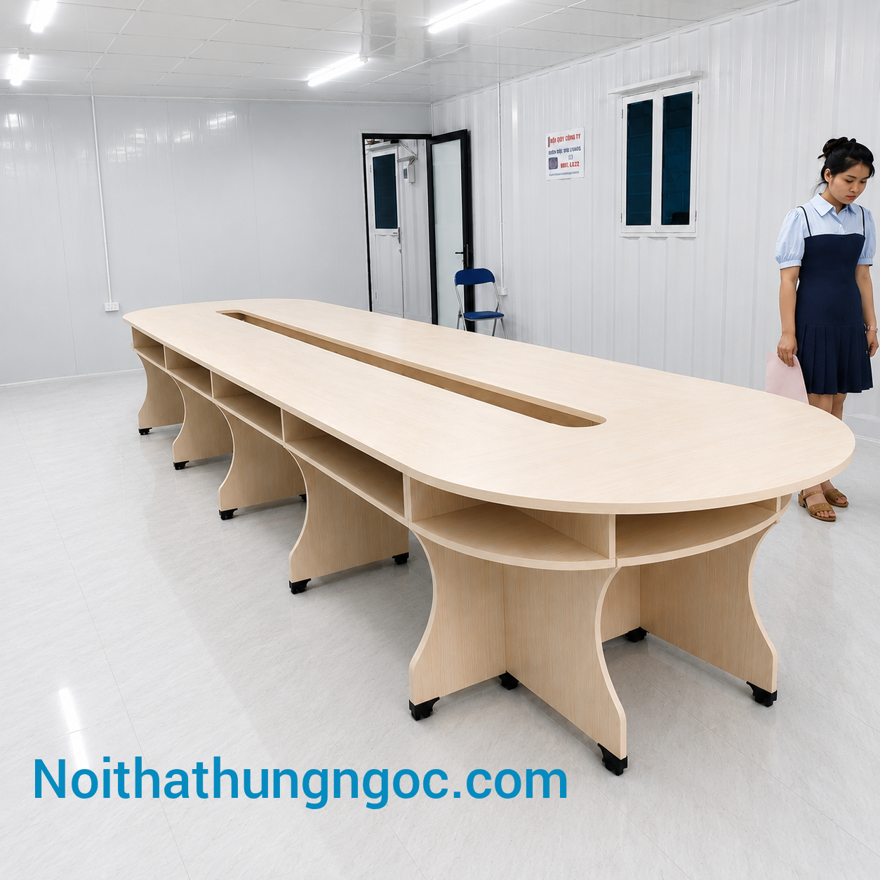 Ảnh thực tế Bàn họp văn phòng 6m chân Fami HN89